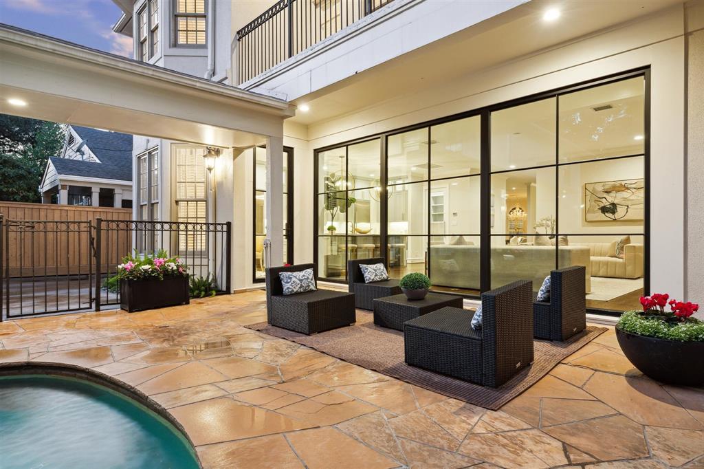 3315 Robinhood Street