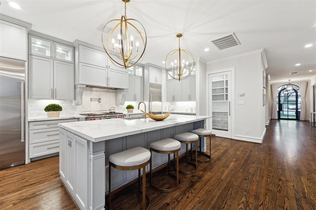 3315 Robinhood Street