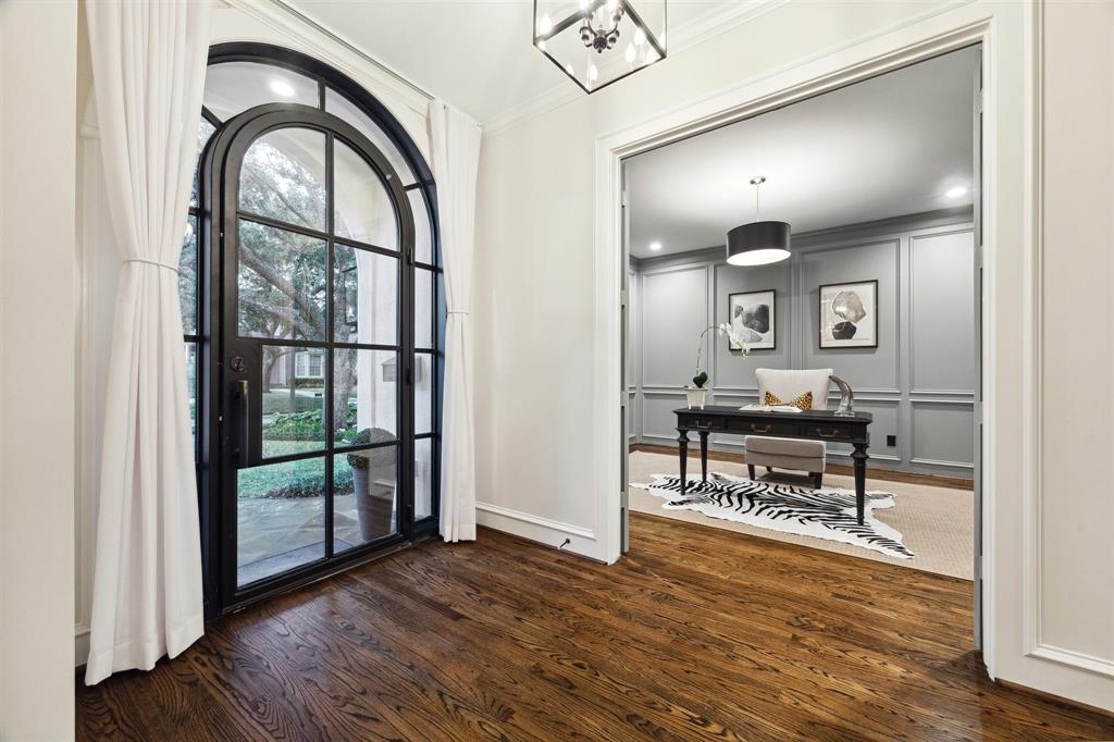 3315 Robinhood Street