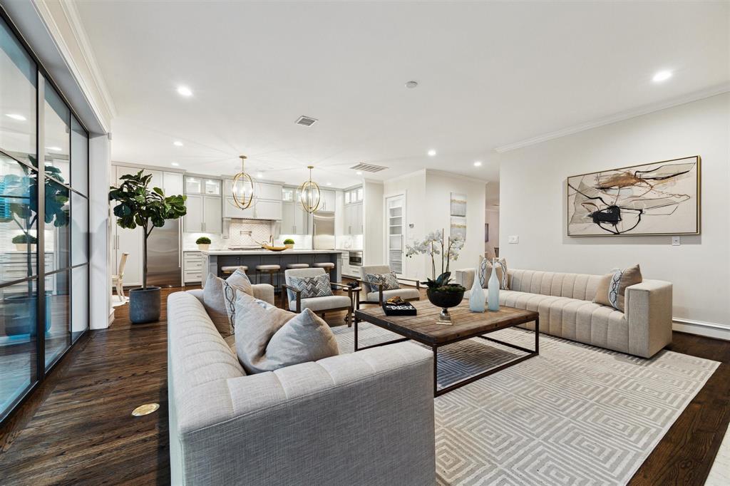 3315 Robinhood Street