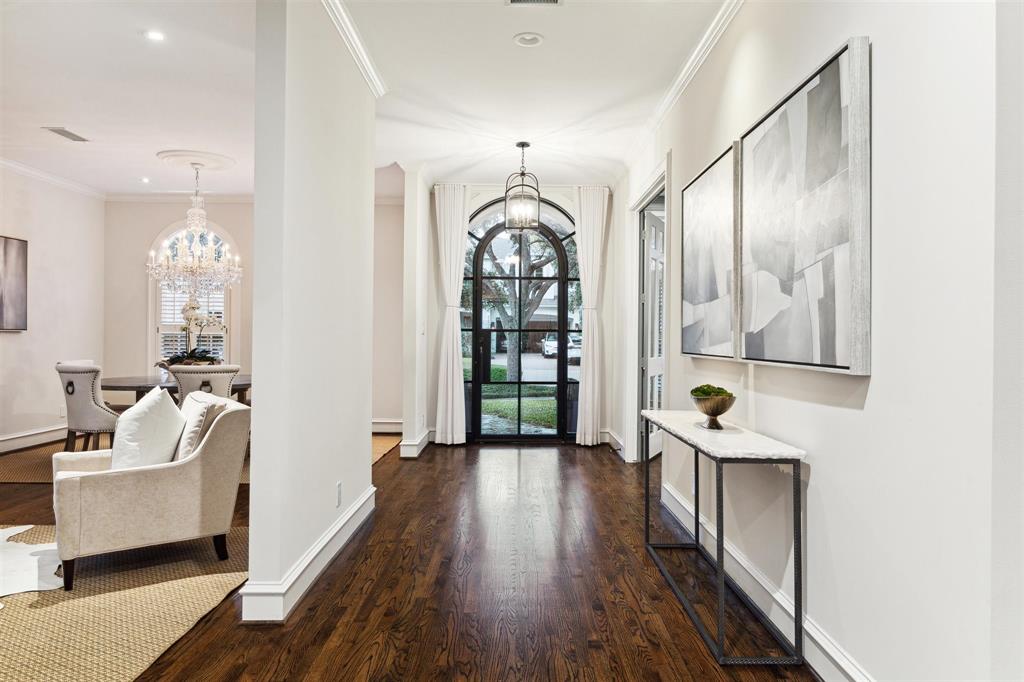 3315 Robinhood Street