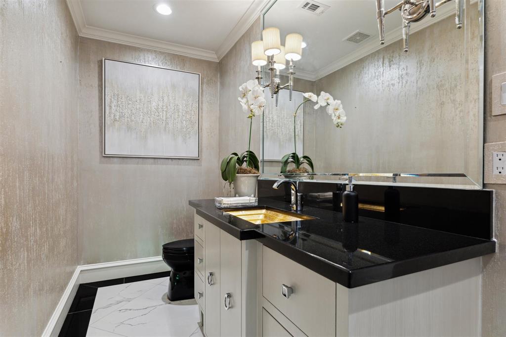 3315 Robinhood Street