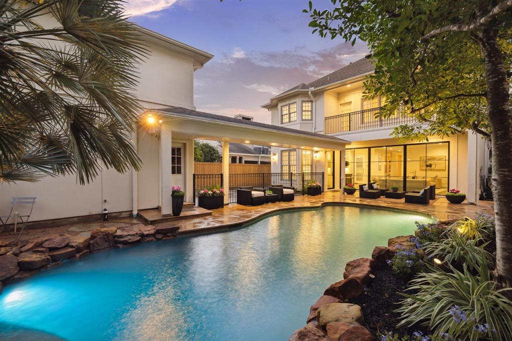 3315 Robinhood Street