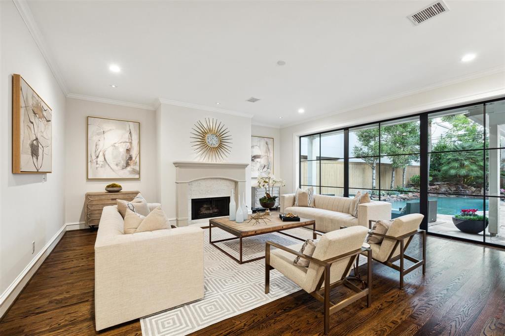 3315 Robinhood Street