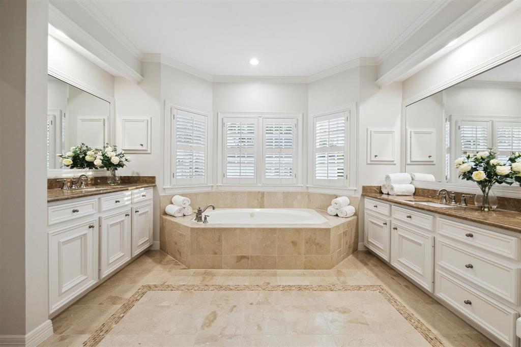 3315 Robinhood Street