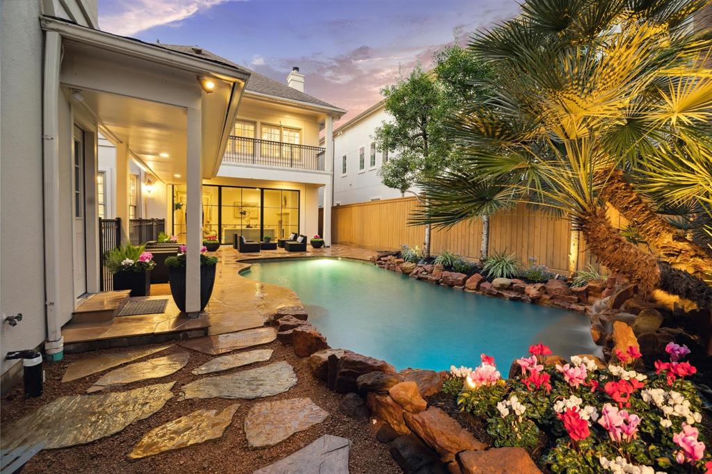 3315 Robinhood Street