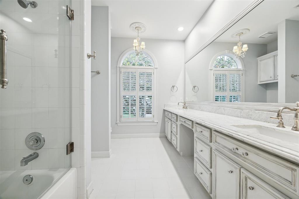 3315 Robinhood Street