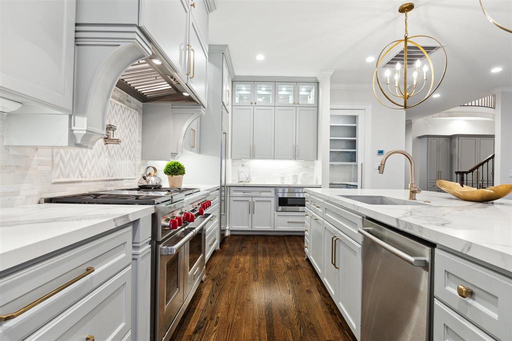 3315 Robinhood Street