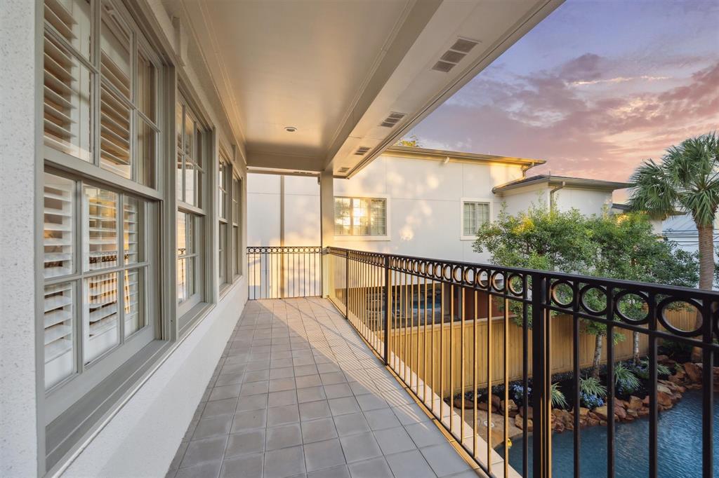 3315 Robinhood Street