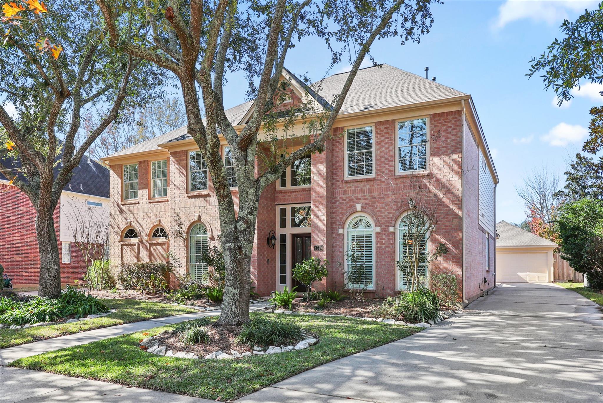 4215 Olive Oak Court