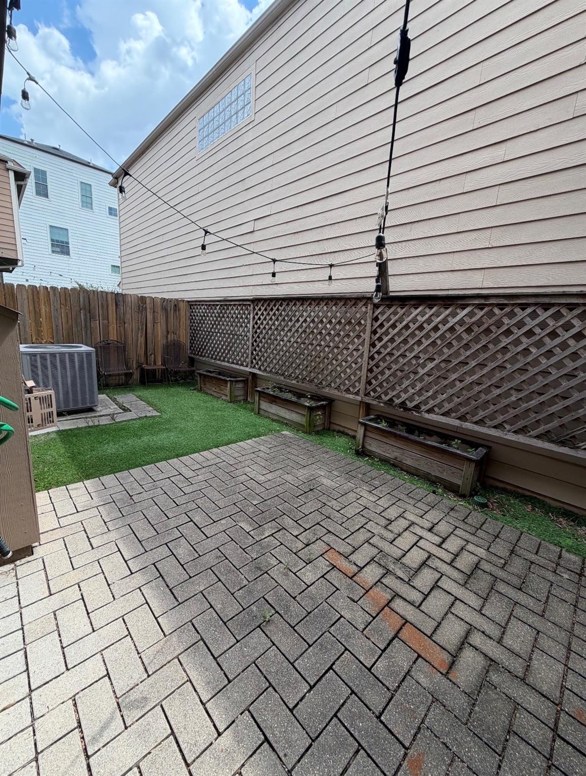 1048 W 26th Street