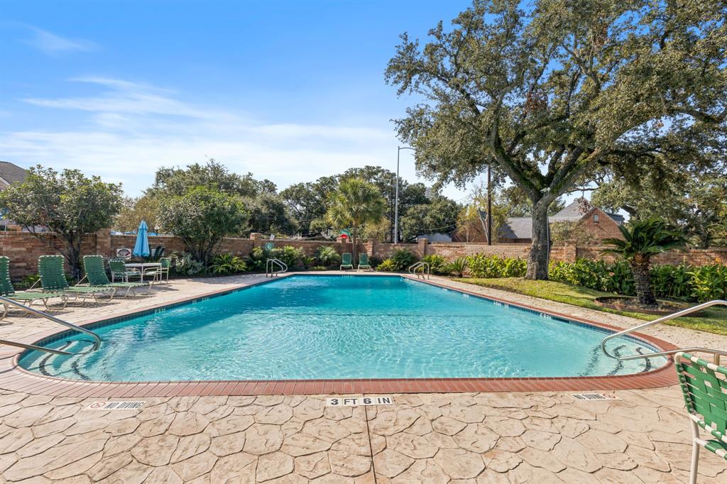1601 S Shepherd Drive # 112