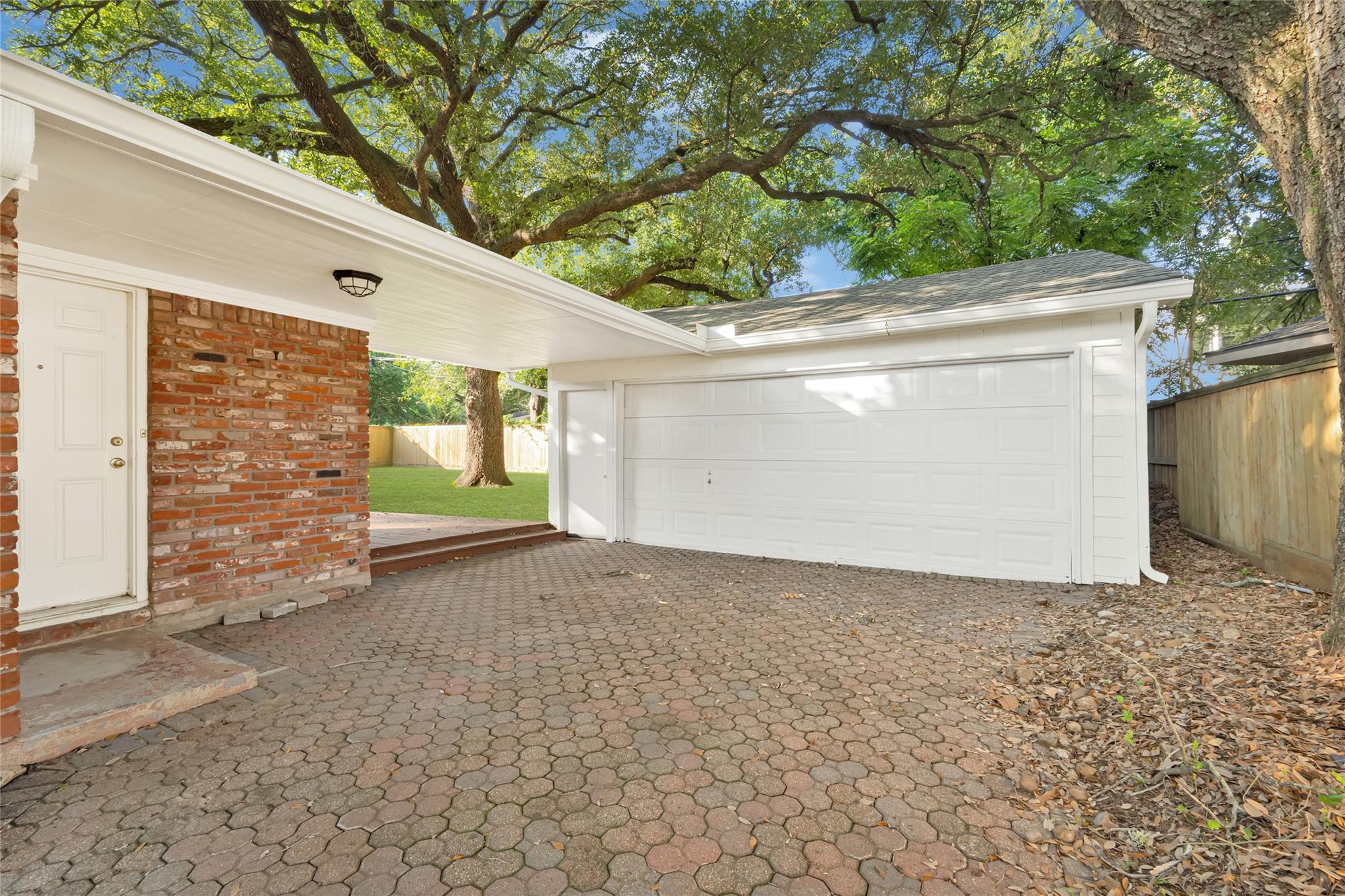 3815 Latma Drive