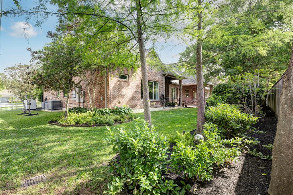 6 Raydon Lane