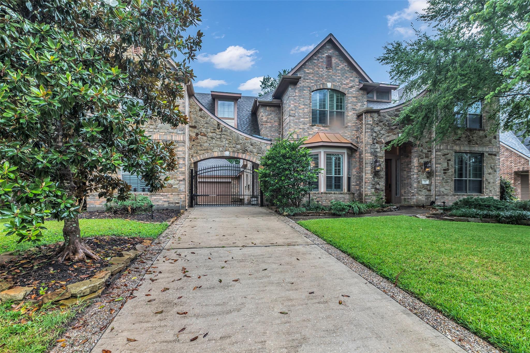 71 Player Oaks Place