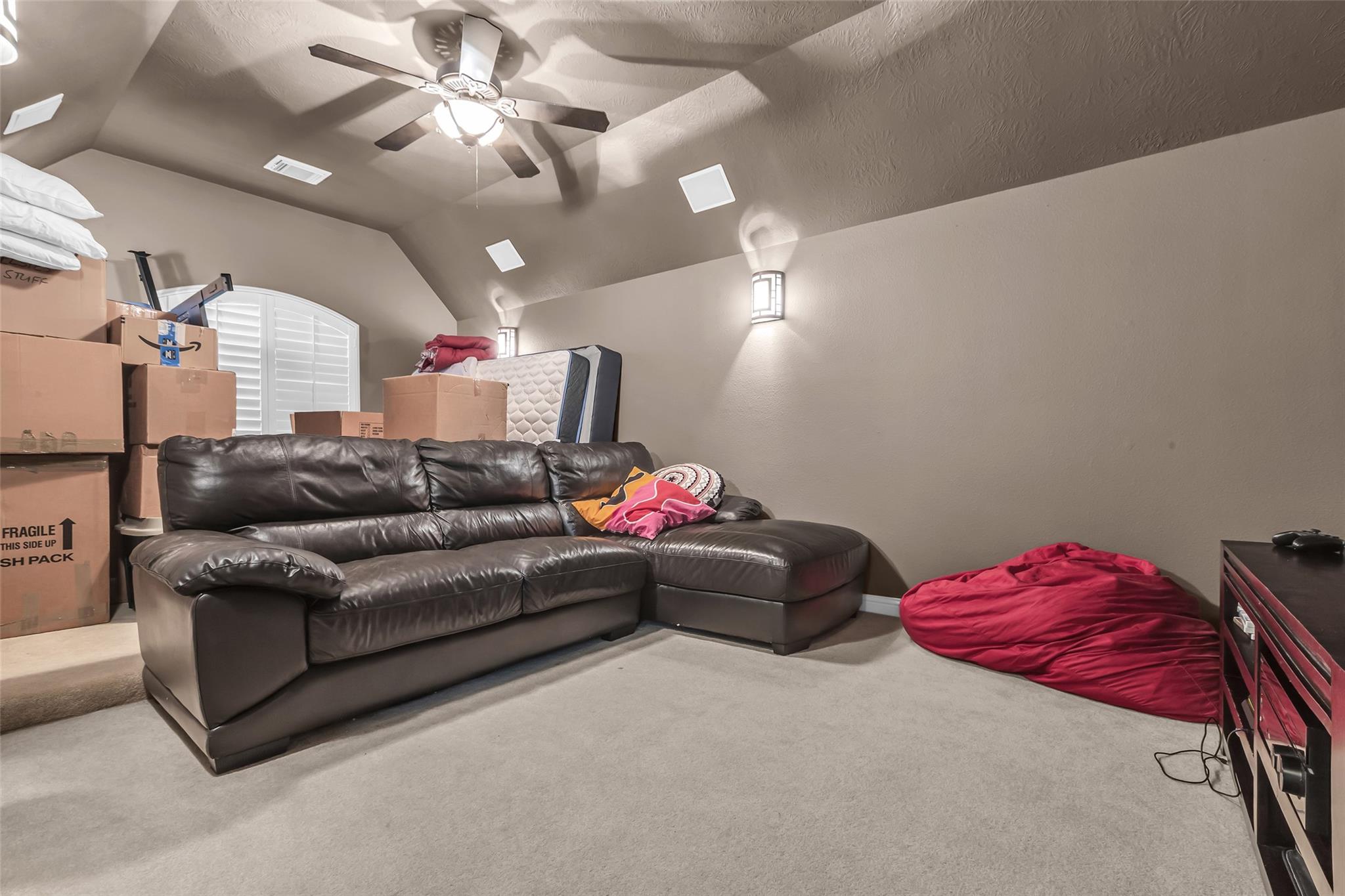 71 Player Oaks Place