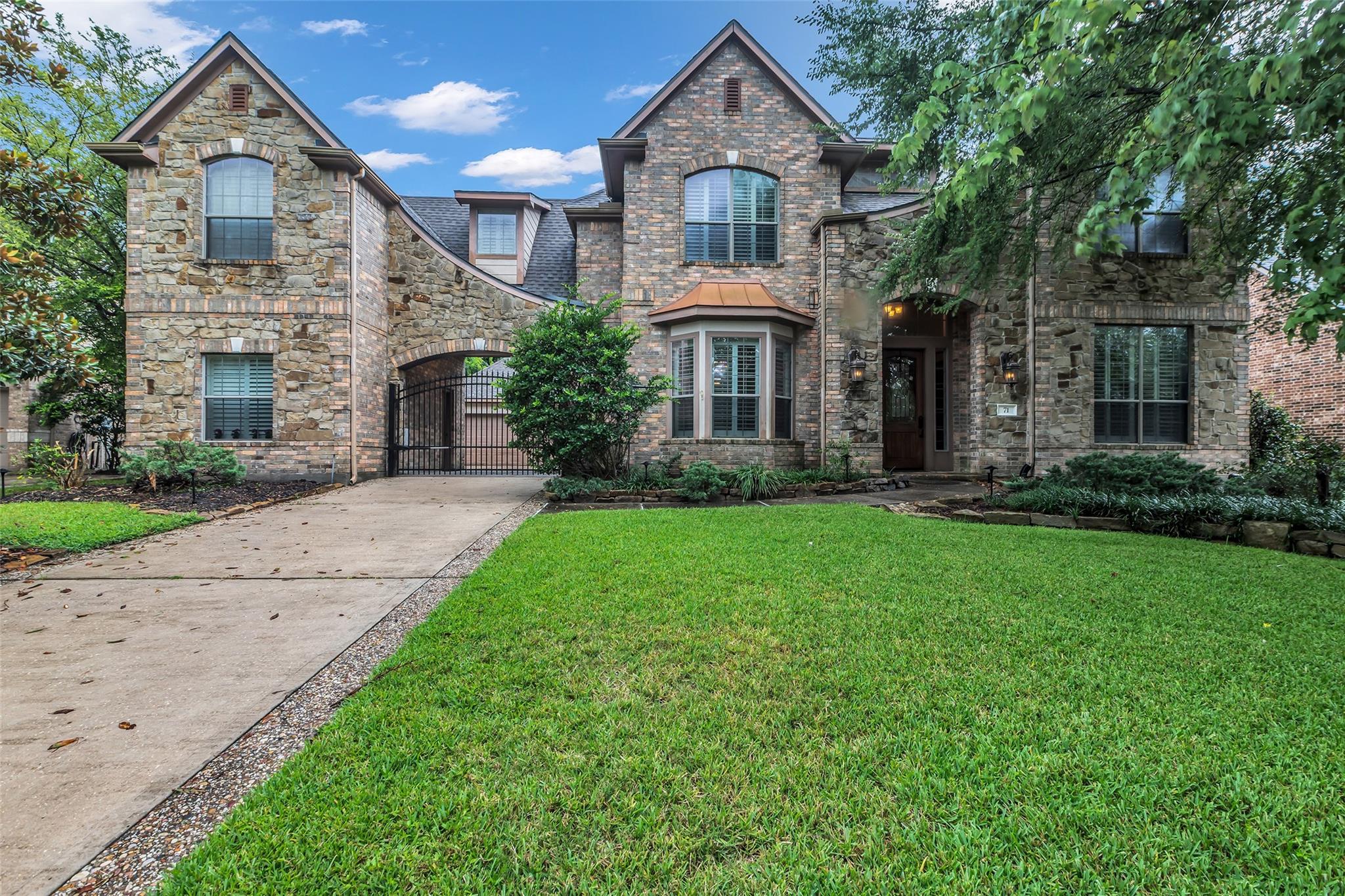 71 Player Oaks Place