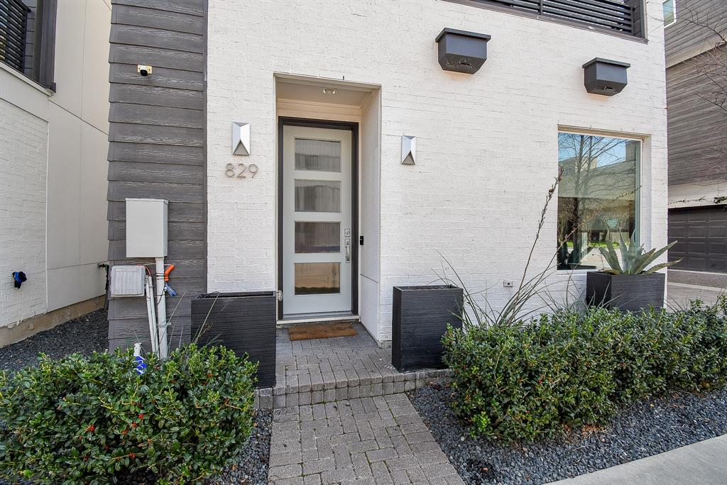 829 Live Oak Street