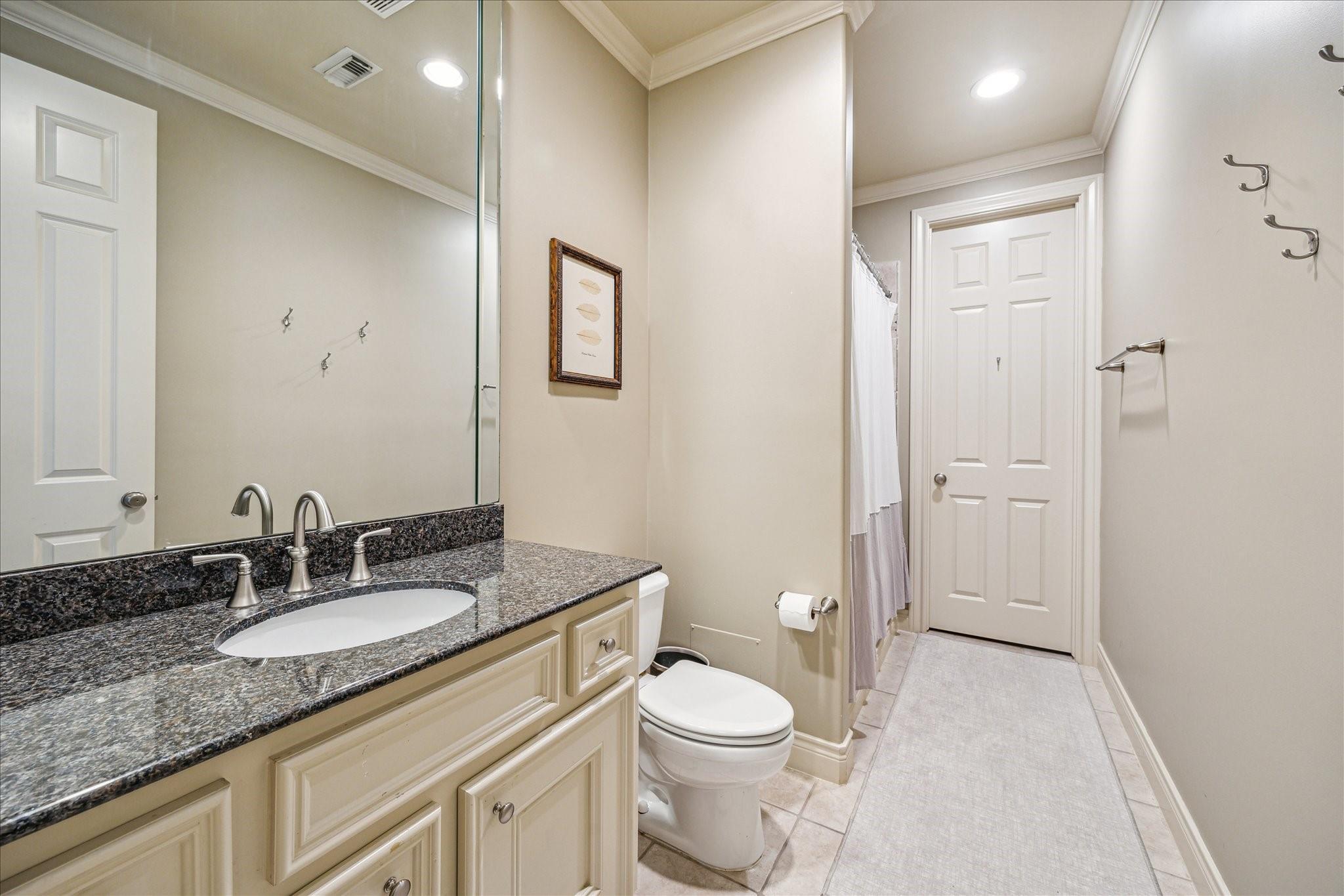 4001 Bellefontaine # A