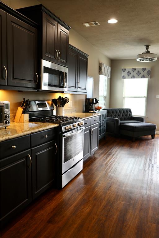 1612 Stone Ridge Drive