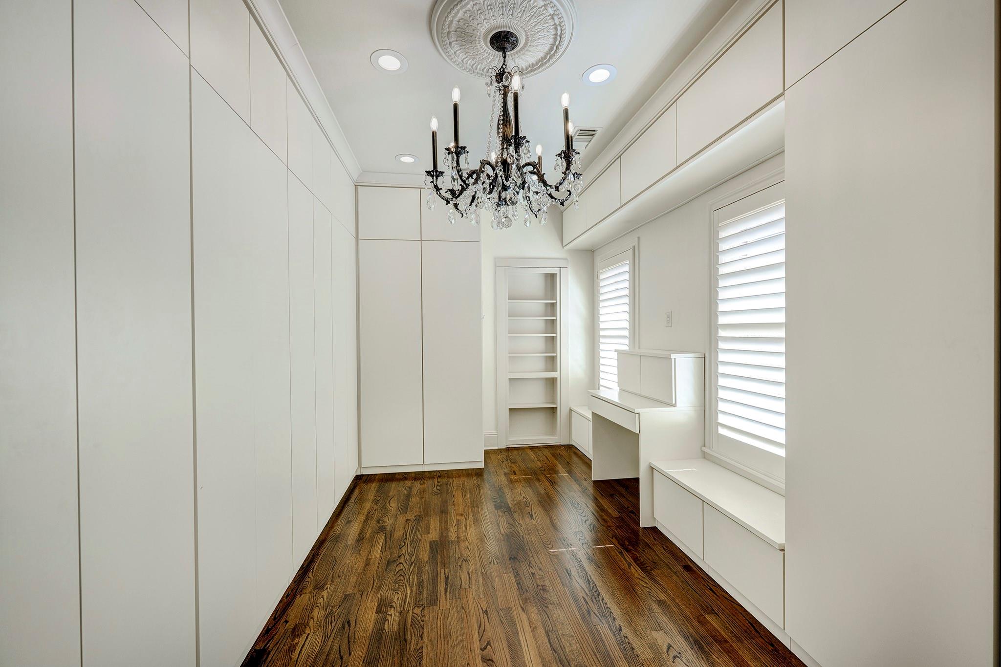 5124 Chevy Chase Drive
