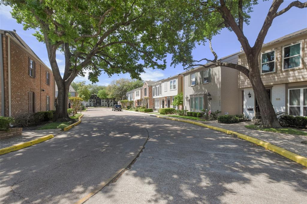 7413 Brompton Street