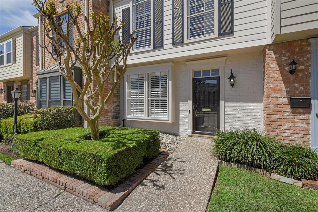 7413 Brompton Street