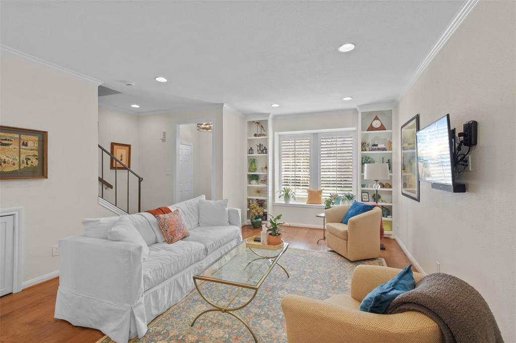 7413 Brompton Street