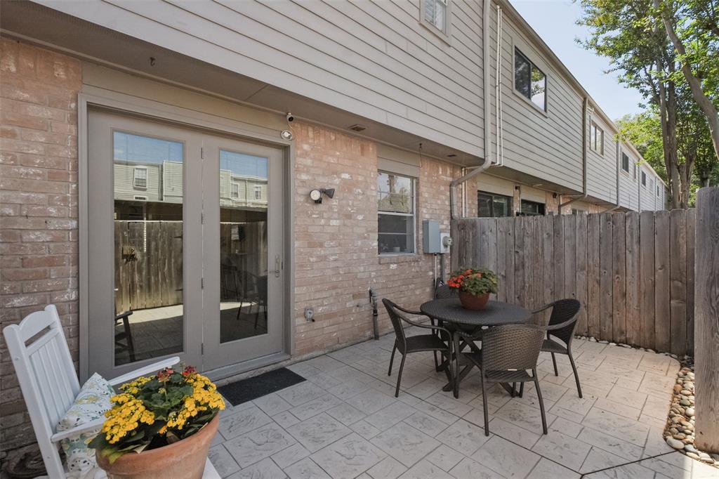 7413 Brompton Street