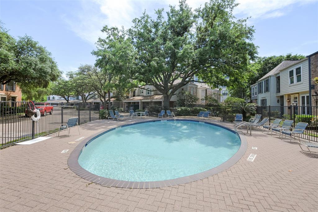 7413 Brompton Street