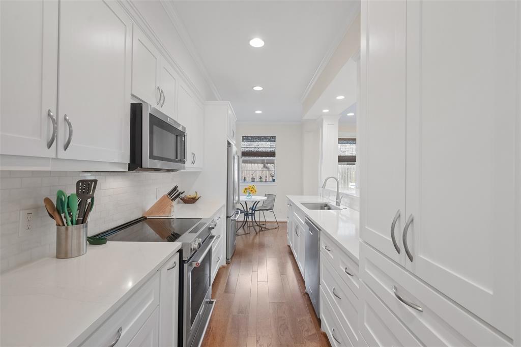 7413 Brompton Street