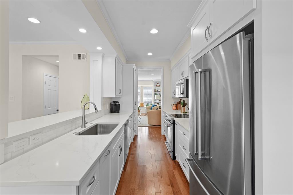 7413 Brompton Street