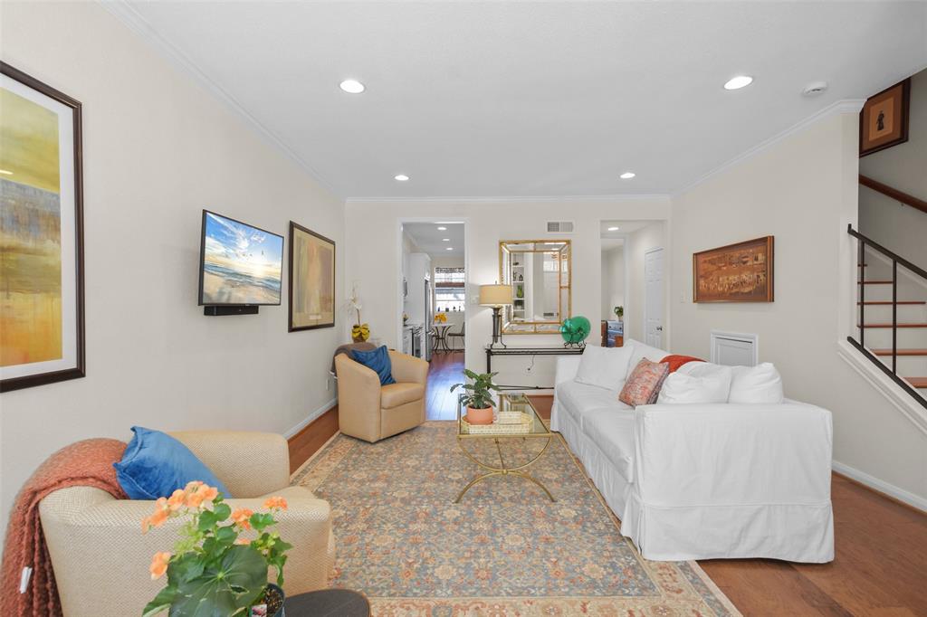 7413 Brompton Street