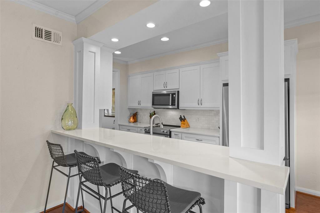 7413 Brompton Street