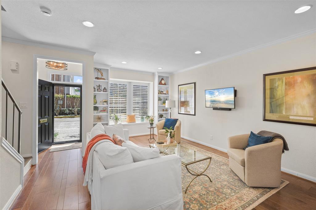 7413 Brompton Street