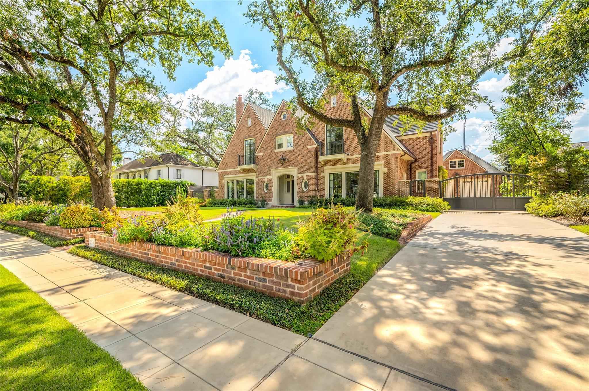 2131 Brentwood Drive