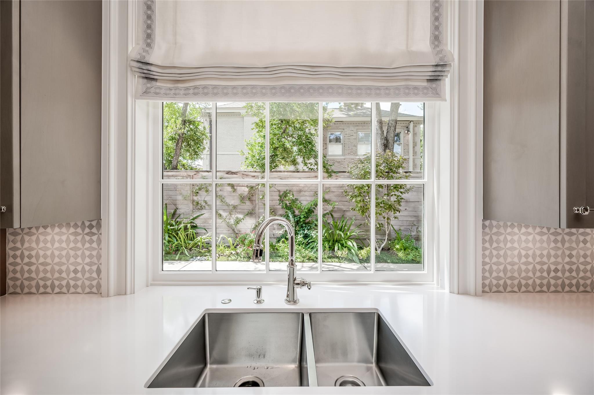 2131 Brentwood Drive