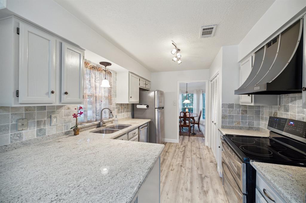 2939 Parkwood Manor Drive