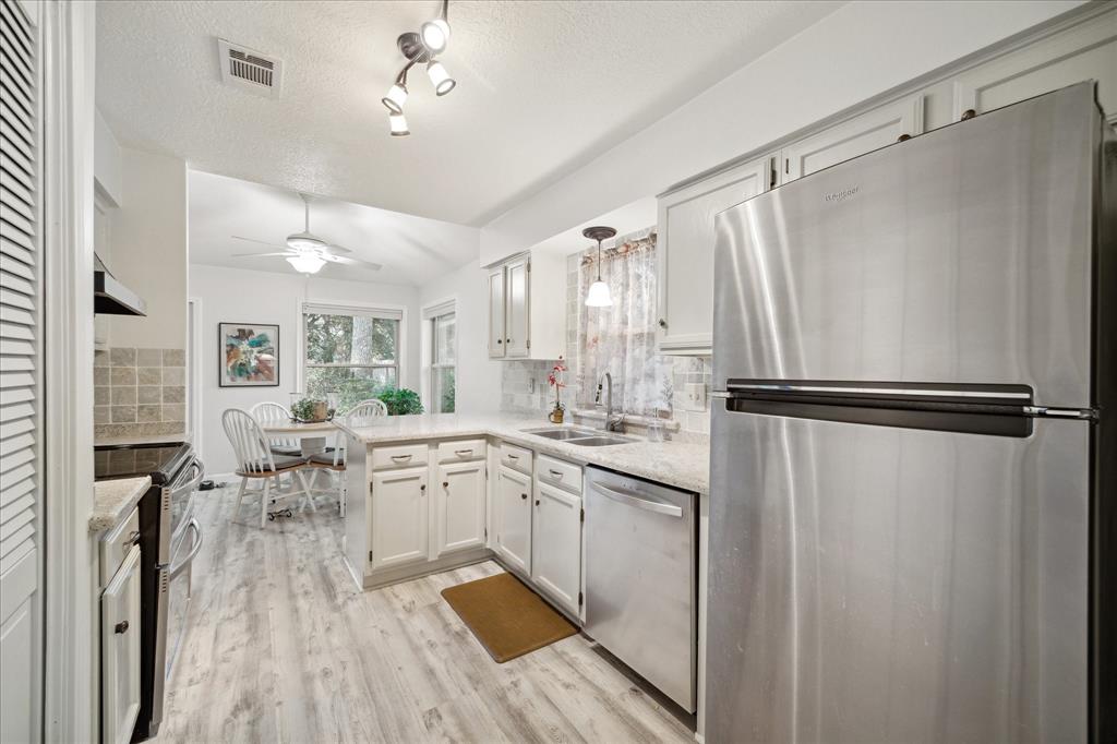 2939 Parkwood Manor Drive