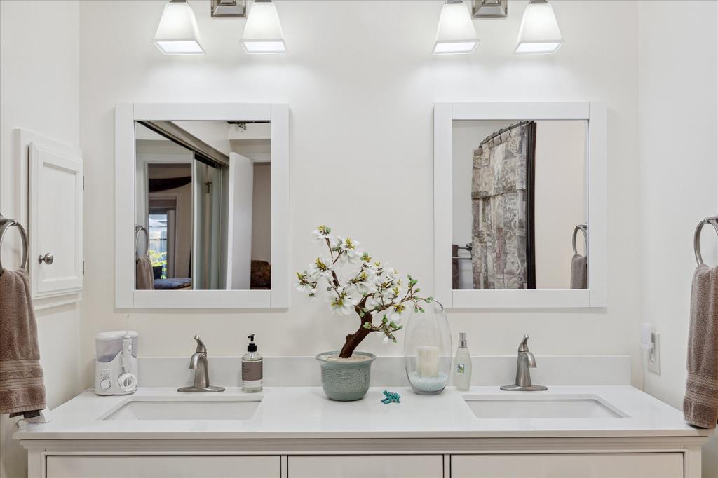 2939 Parkwood Manor Drive