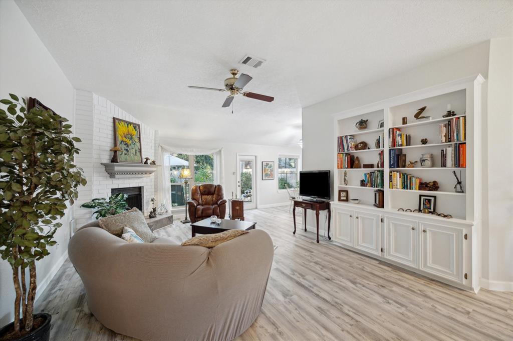 2939 Parkwood Manor Drive