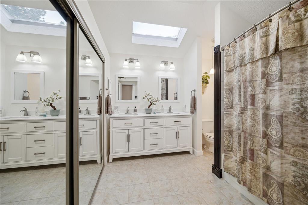 2939 Parkwood Manor Drive