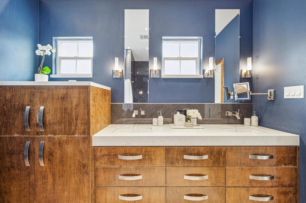 3011 Houston Avenue Unit: C