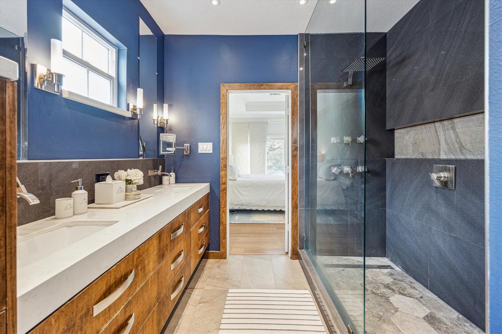 3011 Houston Avenue Unit: C