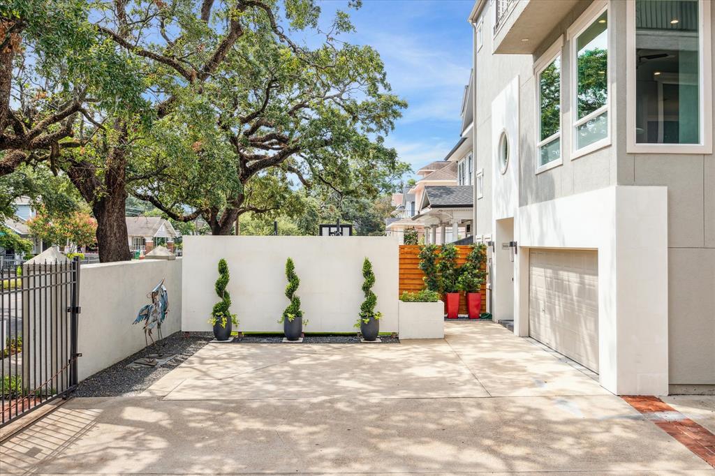 3011 Houston Avenue Unit: C