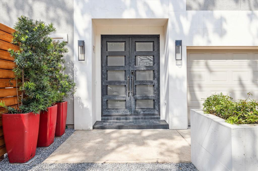 3011 Houston Avenue Unit: C