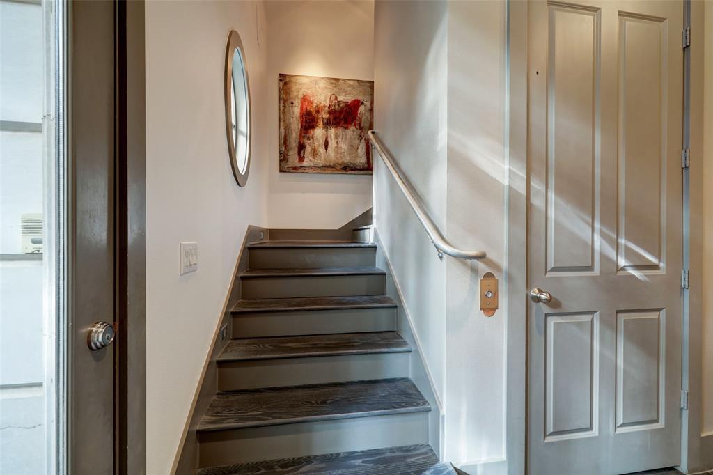 1743 Sunset Boulevard