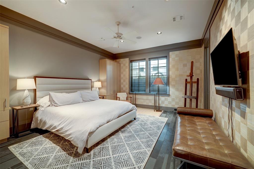 1743 Sunset Boulevard