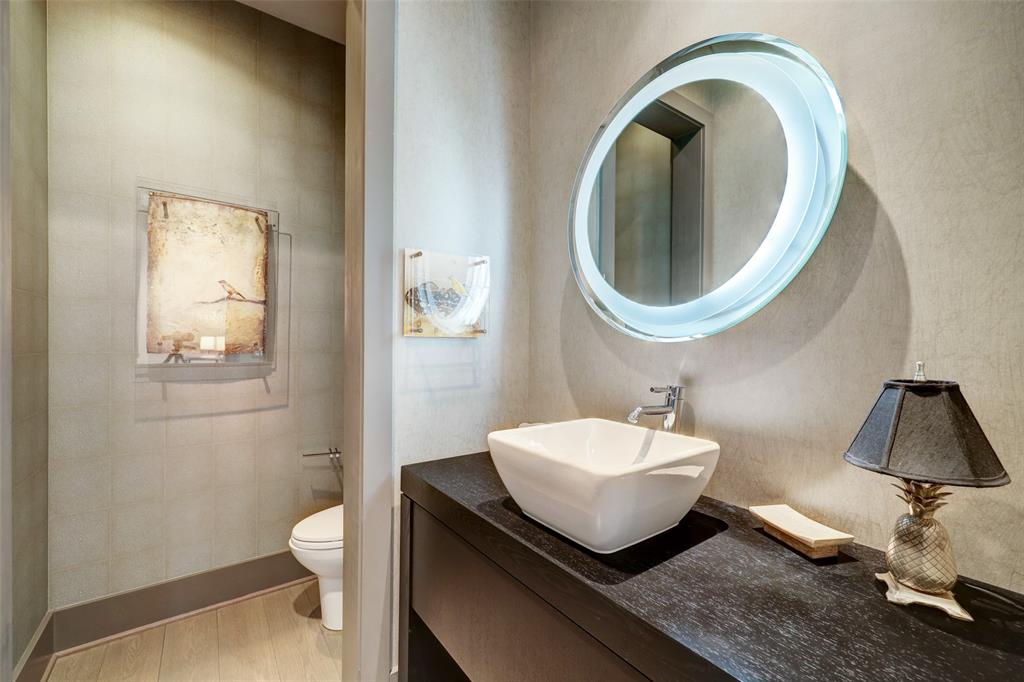 1743 Sunset Boulevard