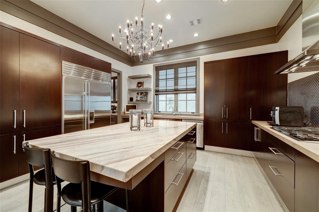 1743 Sunset Boulevard